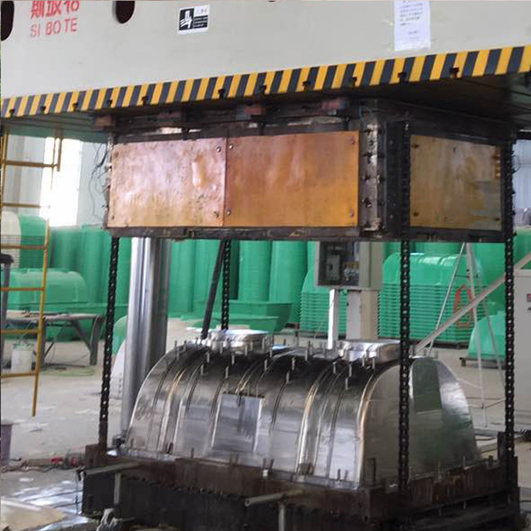 1.5立方化糞池模壓成型液（yè）壓機實機拍攝